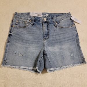 NWT Seven7 Ladies Weekend Denim Short 5" Inseam